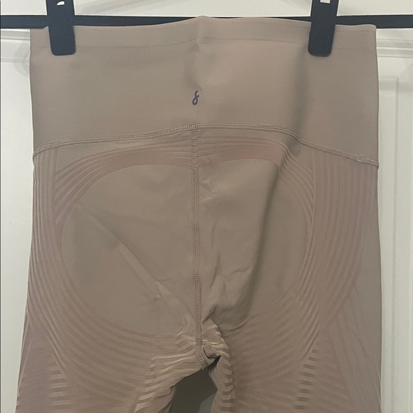 Fanka Body Sculpt Reversible Leggings - Picture 5 of 8